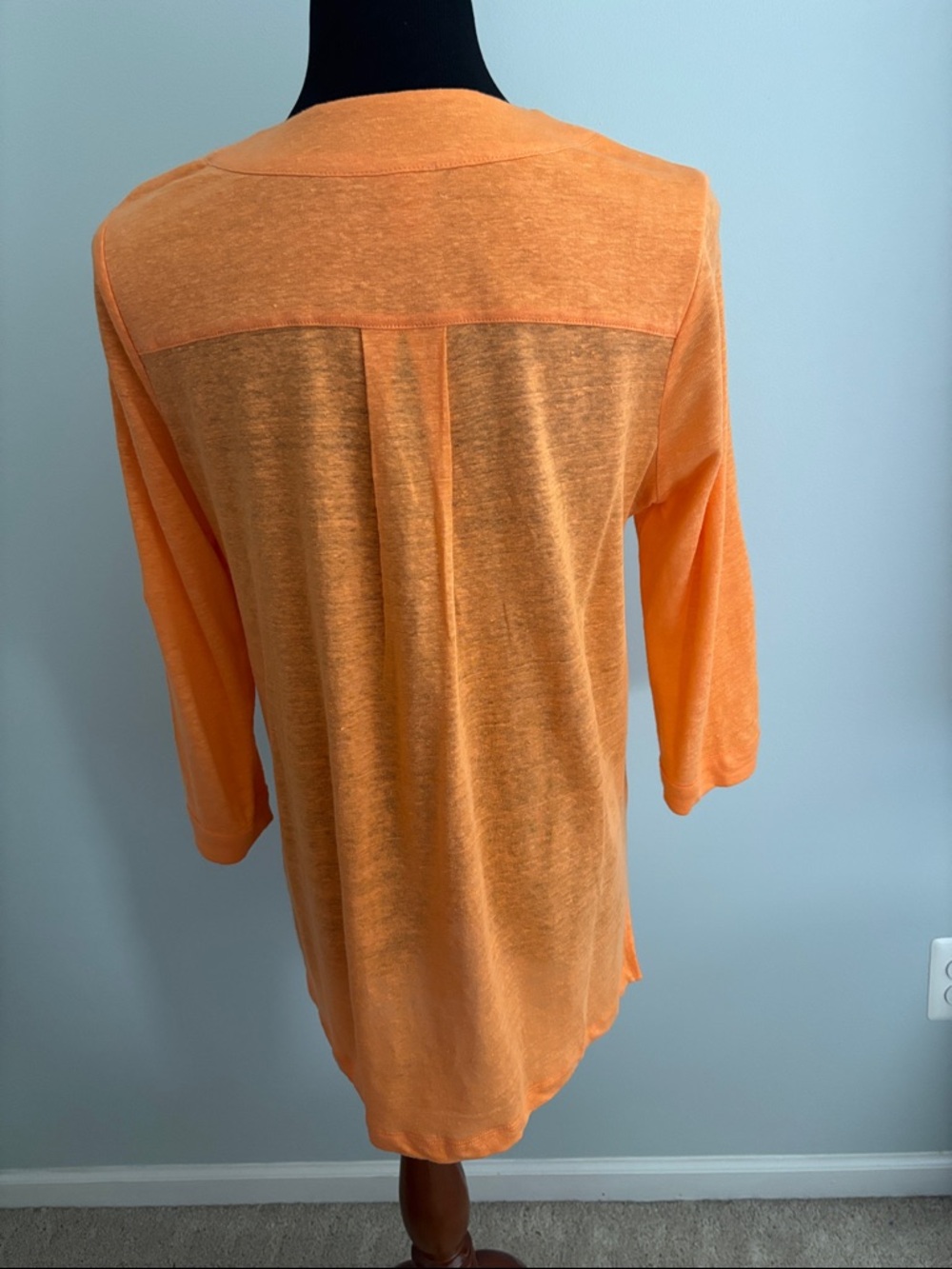 Chico's Tangerine V-Neck Tunic with Sequin Embellished Neckline Chico size 0 - Picture 4 of 4